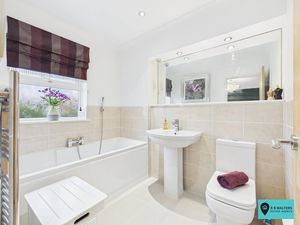En Suite - click for photo gallery
